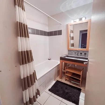 4-person In Near Chartrons Apartamento *